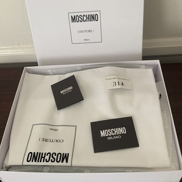 Moschino studded lace up leather up and lining sneaker size 7 and 8 new in box - Picture 14 of 14